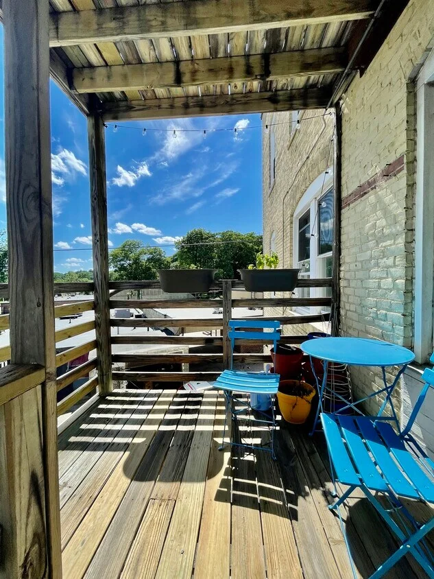 3 bed, 1 bath apartment for rent at 134 Englewood Ave Unit 4, Brighton — photo 3 of 8