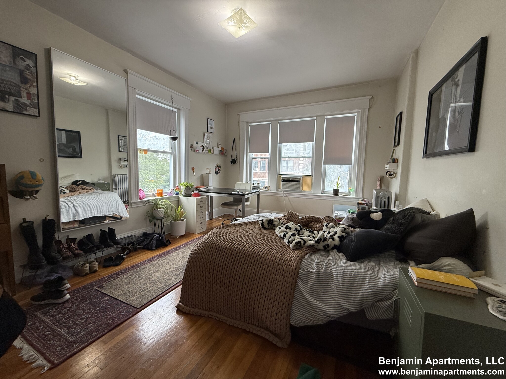 3 bed, 1 bath apartment for rent at 134 Englewood Ave Unit 5D, Brighton — photo 4 of 19