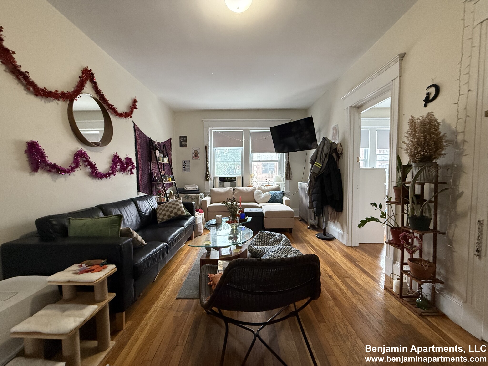 3 bed, 1 bath apartment for rent at 134 Englewood Ave Unit 5D, Brighton — photo 2 of 19