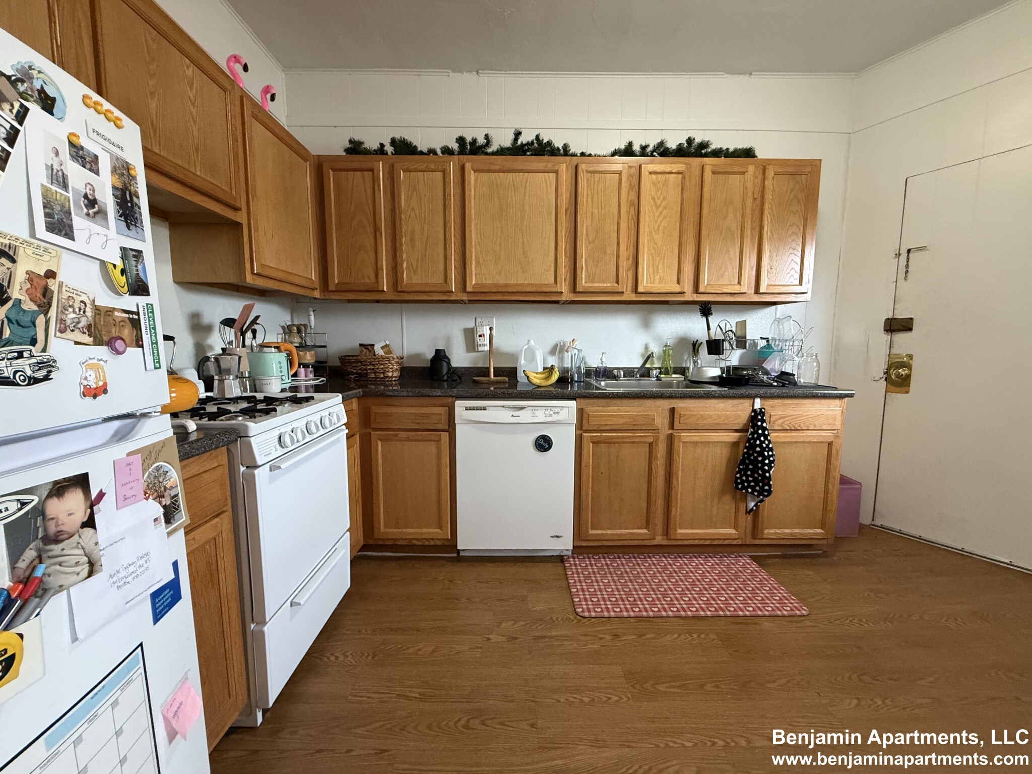 3 bed, 1 bath apartment for rent at 134 Englewood Ave Unit 5D, Brighton — photo 14 of 19