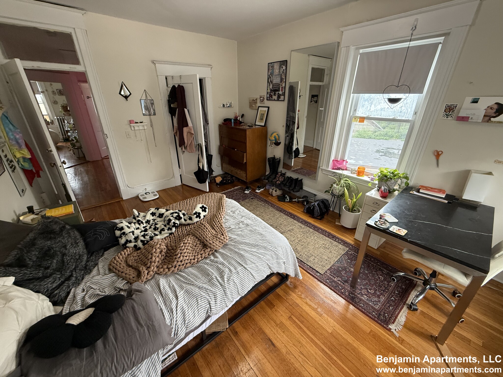 3 bed, 1 bath apartment for rent at 134 Englewood Ave Unit 5D, Brighton — photo 5 of 19