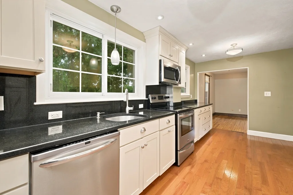 2 bed, 1 bath apartment for rent at 134 Federal St, Weymouth — photo 5 of 34