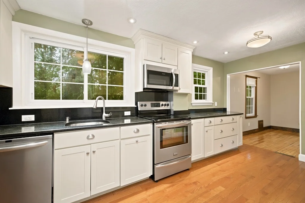 2 bed, 1 bath apartment for rent at 134 Federal St, Weymouth — photo 4 of 34