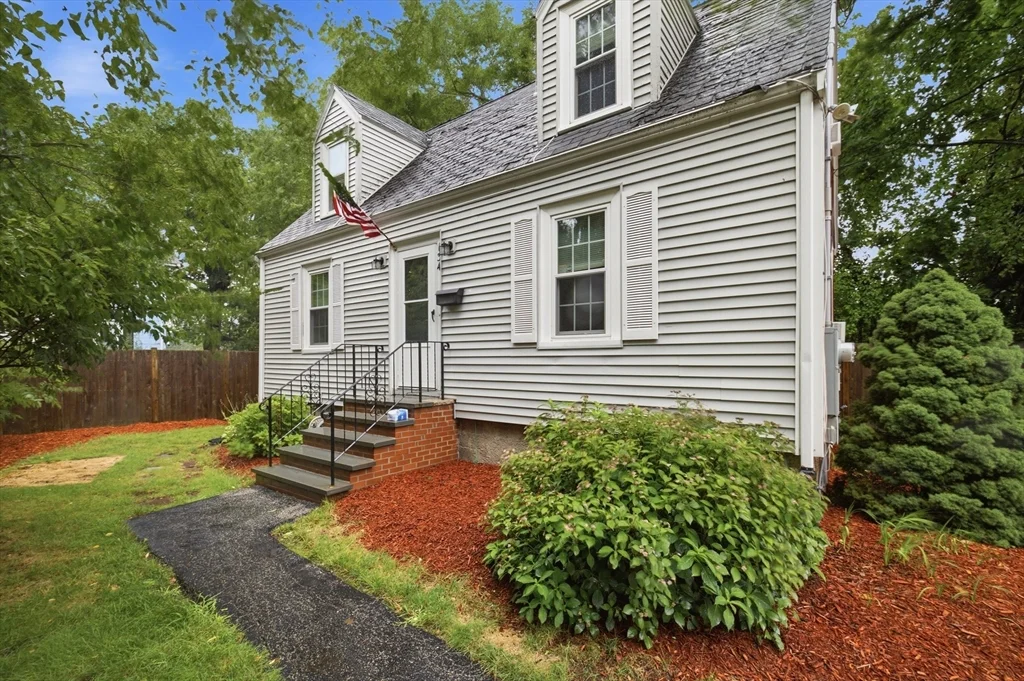 2 bed, 1 bath apartment for rent at 134 Federal St, Weymouth — photo 2 of 34