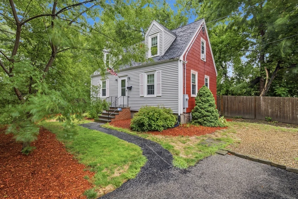 2 bed, 1 bath apartment for rent at 134 Federal St, Weymouth