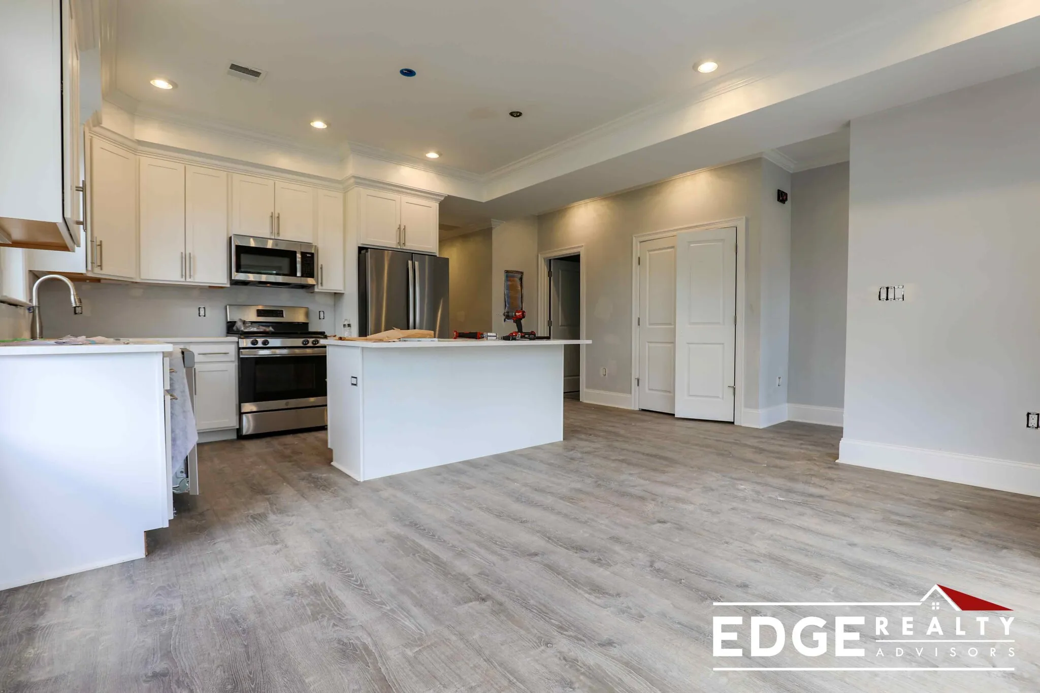 4 bed, 2 bath apartment for rent at 134 Franklin St Unit 2A, Allston — photo 2 of 10