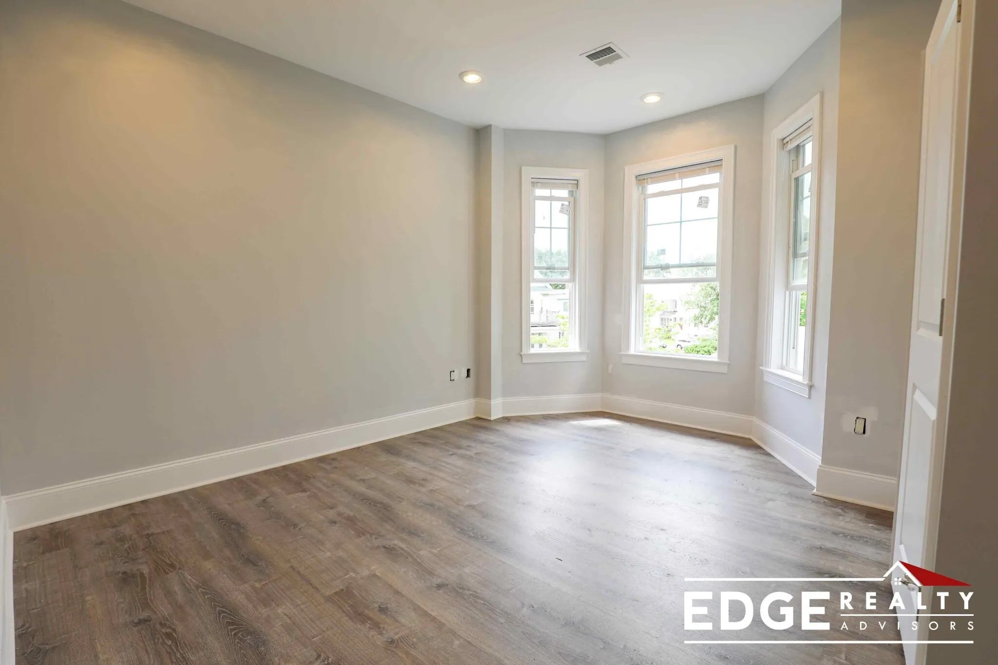 4 bed, 2 bath apartment for rent at 134 Franklin St Unit 2A, Allston — photo 6 of 10