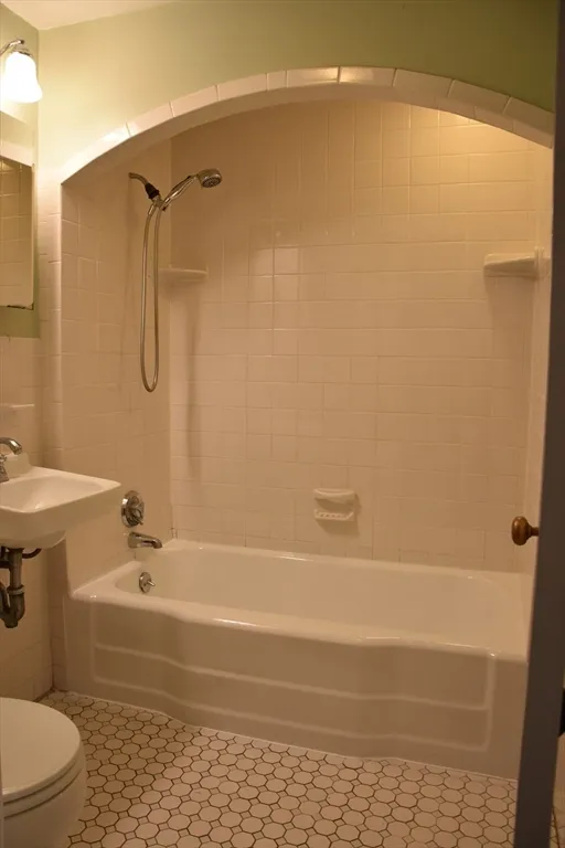 2 bed, 1 bath apartment for rent at 134 Fuller St Unit 3, North Brookline — photo 12 of 12