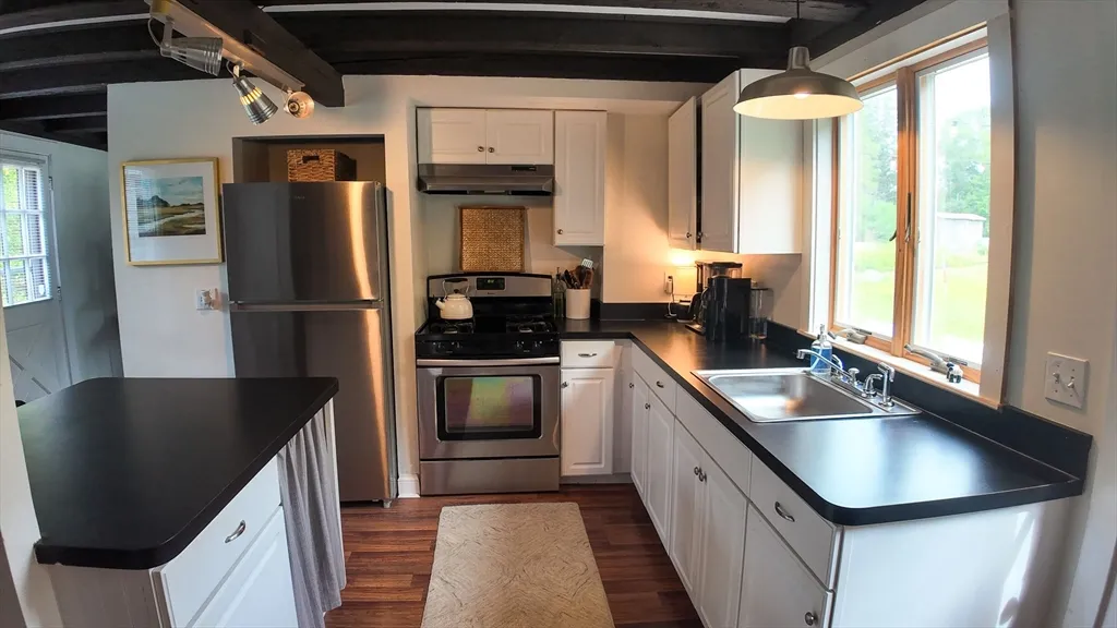 2 bed, 1 bath apartment for rent at 134 Hersey Unit 1, Hingham — photo 8 of 10