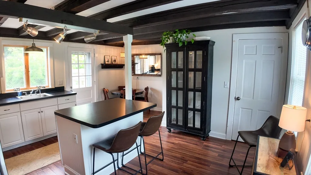 2 bed, 1 bath apartment for rent at 134 Hersey Unit 1, Hingham — photo 9 of 10