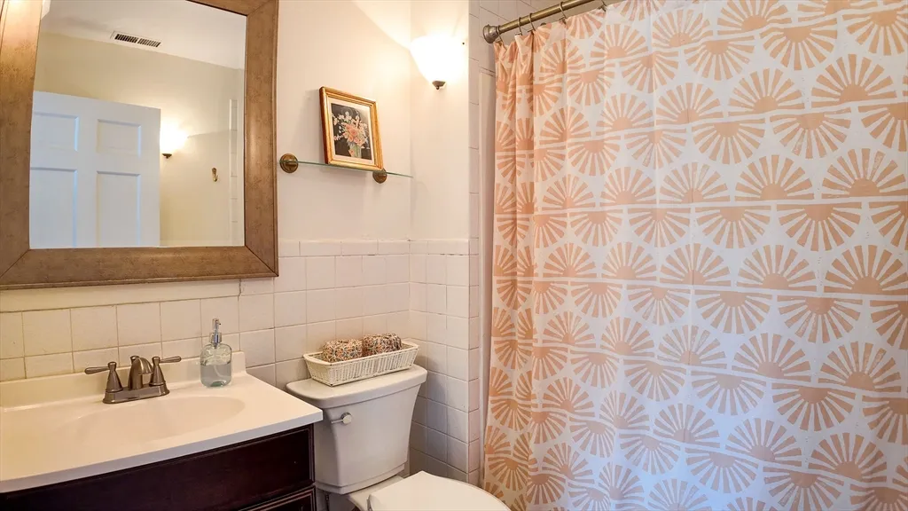 2 bed, 1 bath apartment for rent at 134 Hersey Unit 1, Hingham — photo 6 of 10