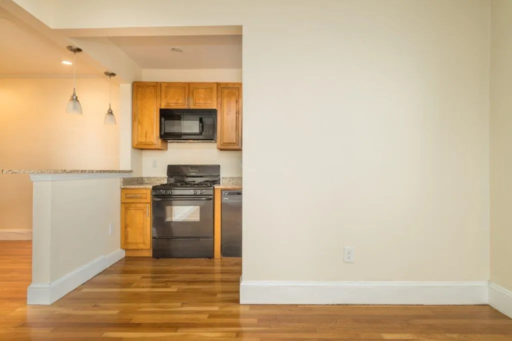1 bed, 1 bath apartment for rent at 134 Highland Ave Unit 136-26, Spring Hill — photo 3 of 10