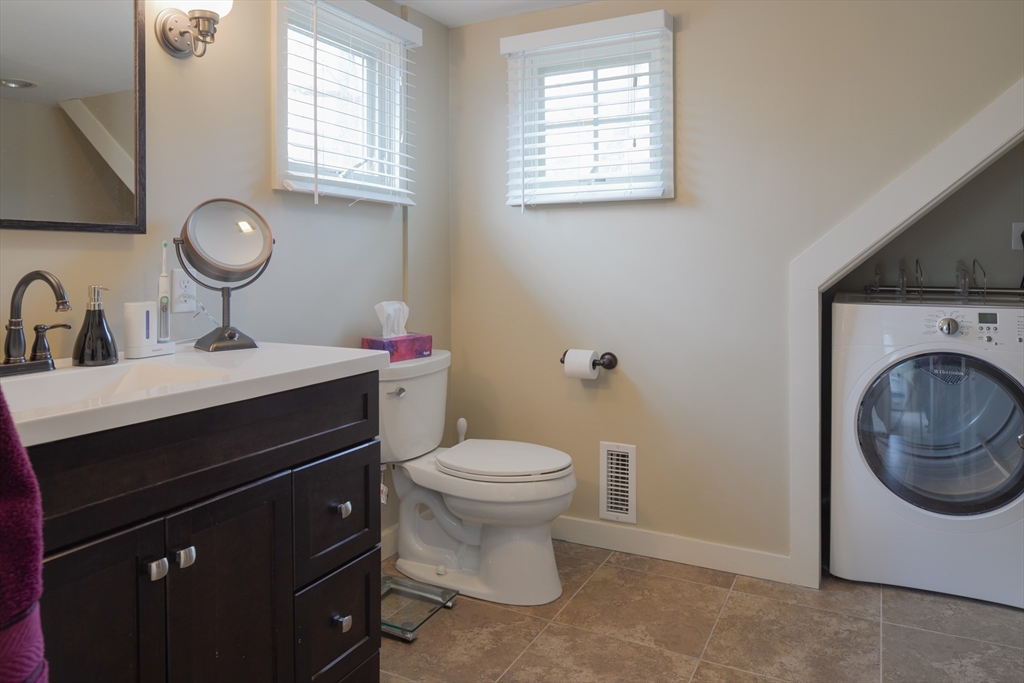 2 bed, 1 bath apartment for rent at 134 King Unit B, Groveland — photo 15 of 23