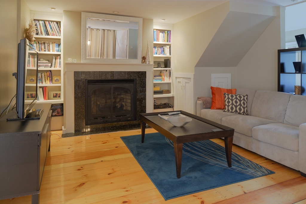 2 bed, 1 bath apartment for rent at 134 King Unit B, Groveland — photo 5 of 23
