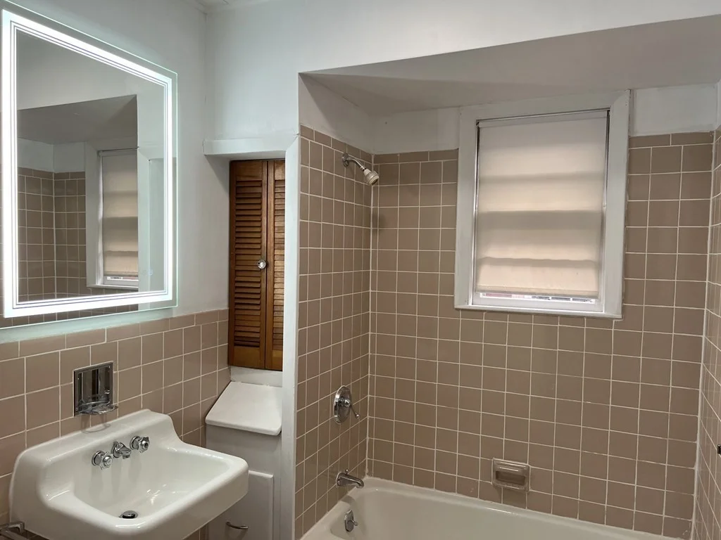 7 bed, 2 bath apartment for rent at 134 Lowell St Unit 2, Spring Hill — photo 4 of 8