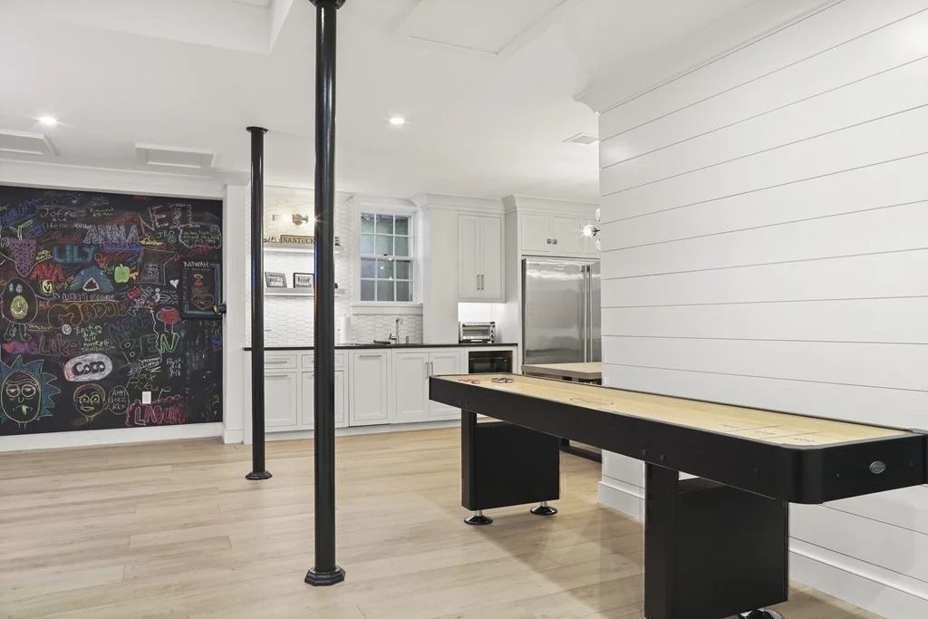 6 bed, 4+ bath apartment for rent at 134 Main St, Nantucket — photo 30 of 42