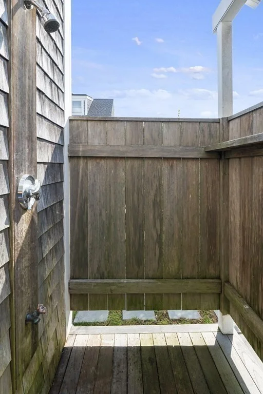 6 bed, 4+ bath apartment for rent at 134 Main St, Nantucket — photo 38 of 42
