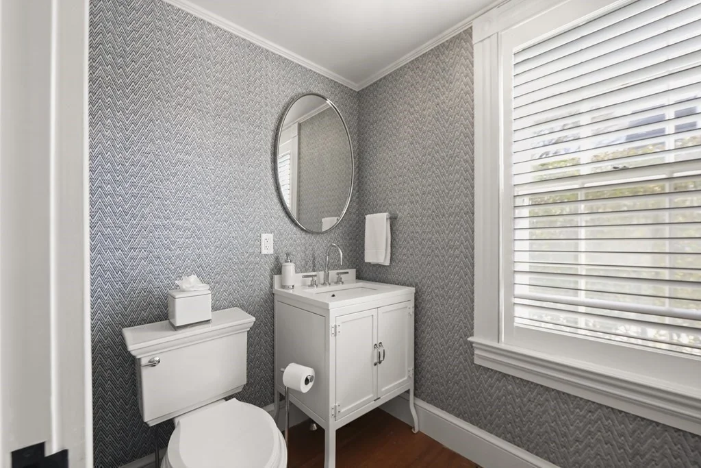 6 bed, 4+ bath apartment for rent at 134 Main St, Nantucket — photo 14 of 42