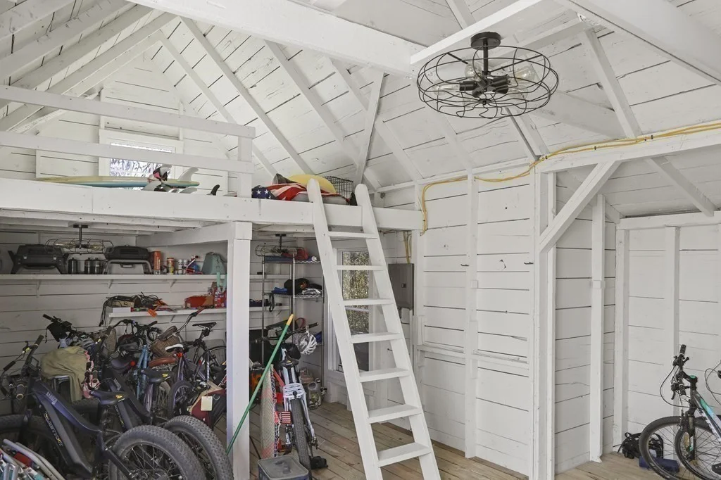 6 bed, 4+ bath apartment for rent at 134 Main St, Nantucket — photo 39 of 42
