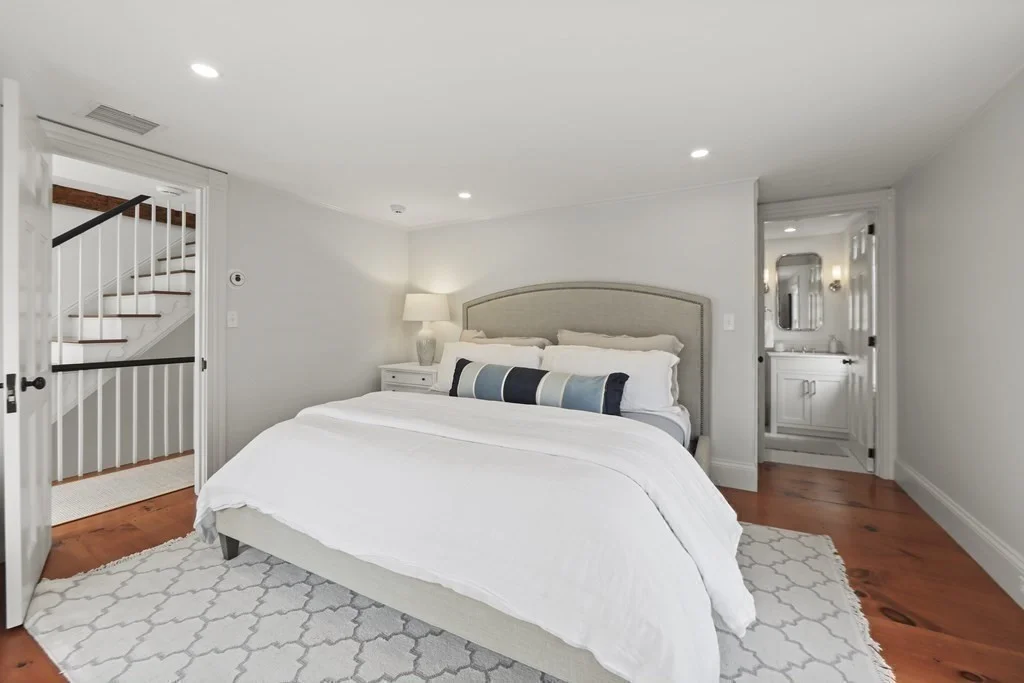 6 bed, 4+ bath apartment for rent at 134 Main St, Nantucket — photo 23 of 42