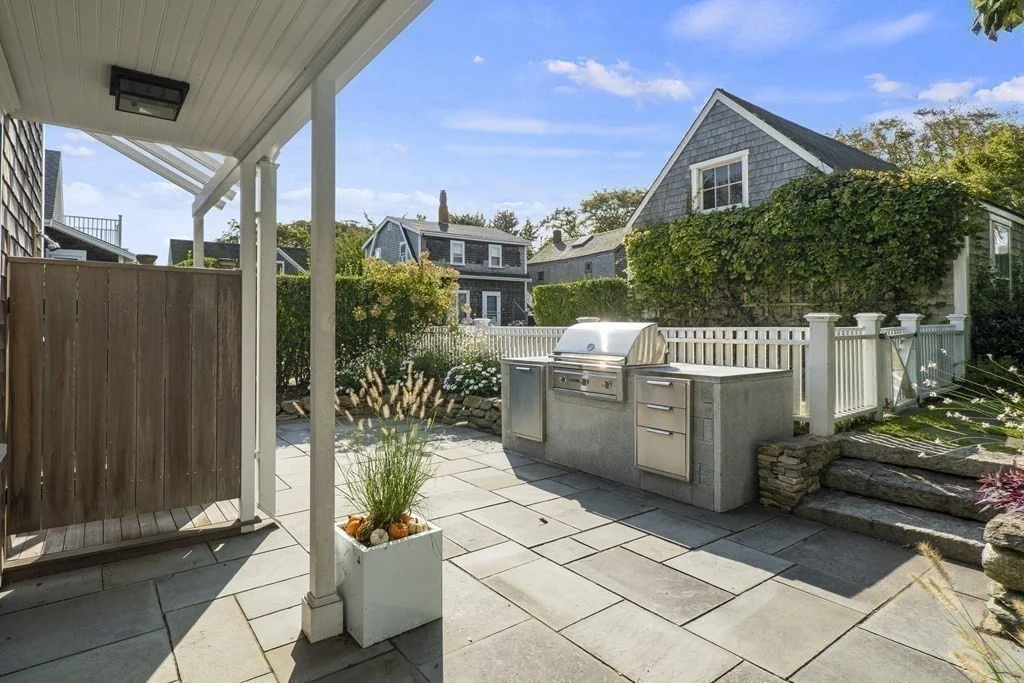 6 bed, 4+ bath apartment for rent at 134 Main St, Nantucket — photo 37 of 42