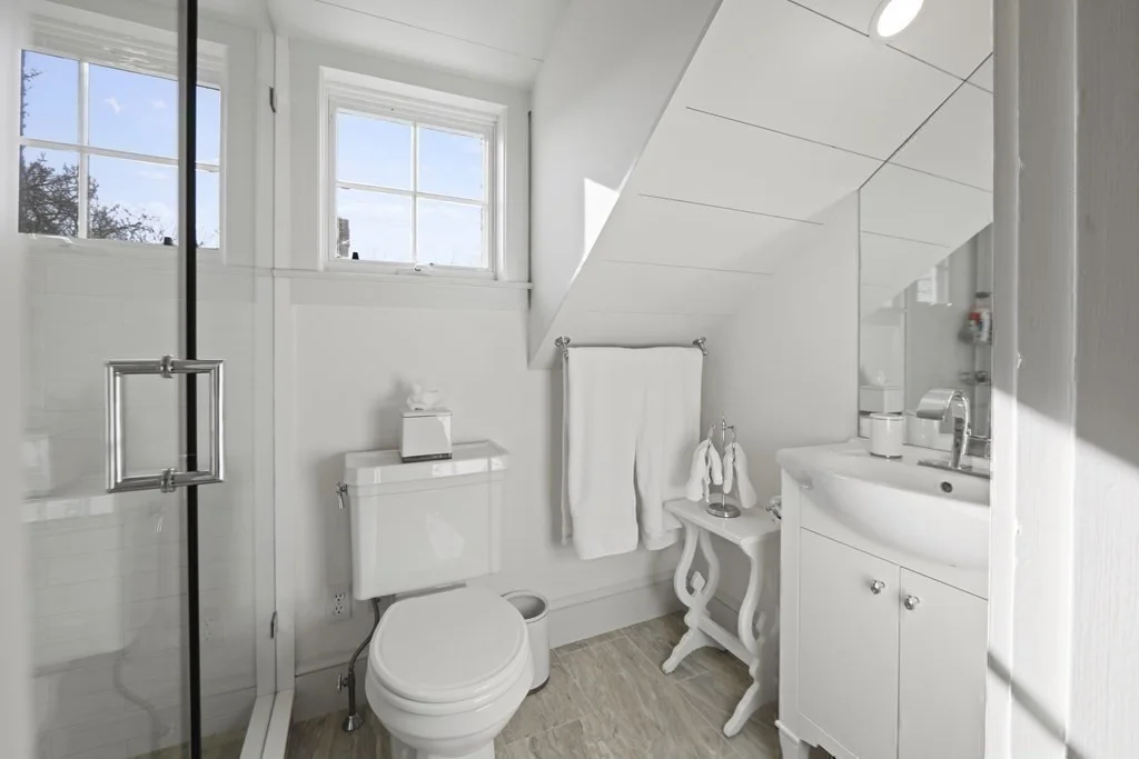 6 bed, 4+ bath apartment for rent at 134 Main St, Nantucket — photo 26 of 42