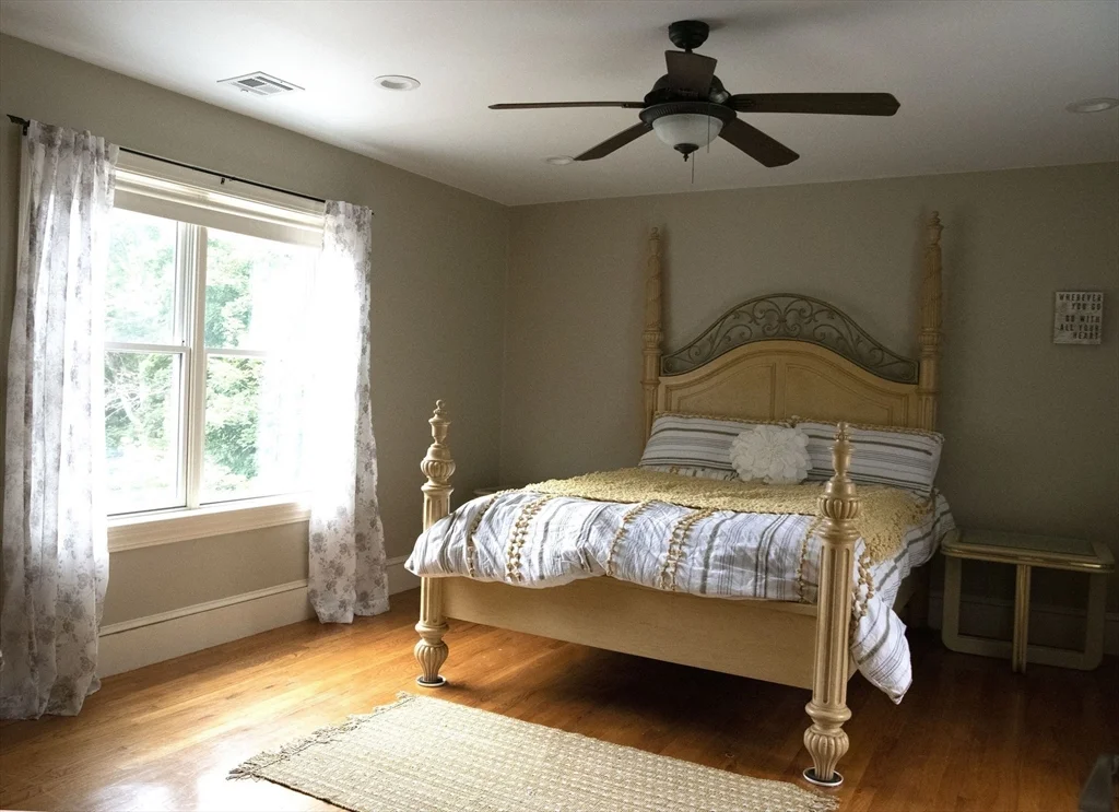 3 bed, 2 bath apartment for rent at 134 Methuen St Unit 1, Lowell — photo 3 of 7