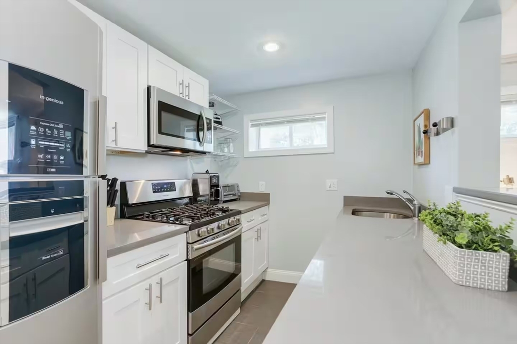 2 bed, 1 bath apartment for rent at 134 Newbury Ave Unit 1A, Quincy — photo 3 of 12
