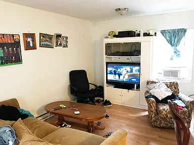 1 bed, 1 bath apartment for rent at 134 Pearl St Unit 2, East Somerville