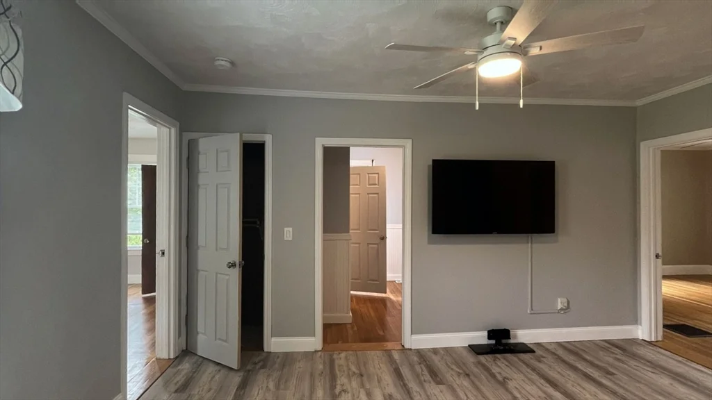 2 bed, 1 bath apartment for rent at 134 Peck St Unit 1, Franklin — photo 3 of 10