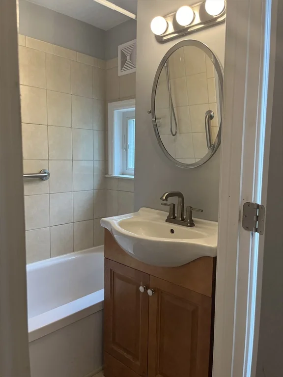 2 bed, 1 bath apartment for rent at 134 Peck St Unit 1, Franklin — photo 10 of 10