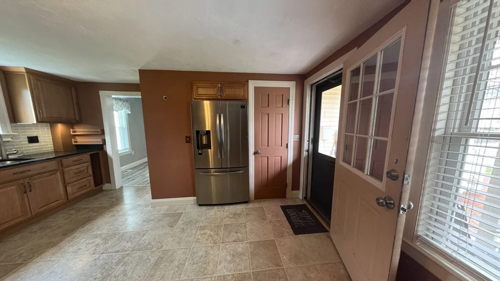 2 bed, 1 bath apartment for rent at 134 Peck St Unit 1, Franklin — photo 6 of 10