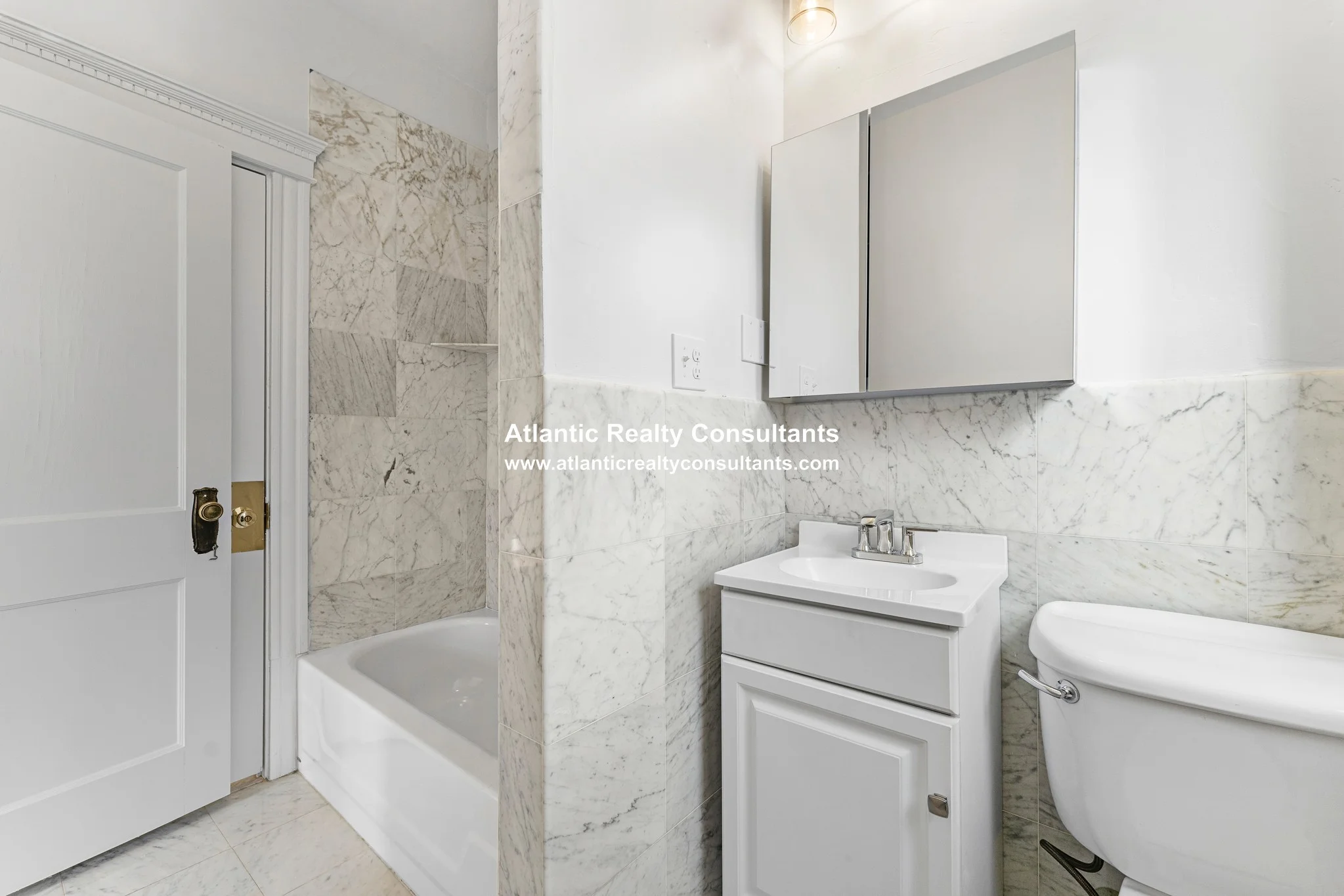 4 bed, 2.5 bath apartment for rent at 134 Pleasant St Unit 301, North Brookline — photo 18 of 23