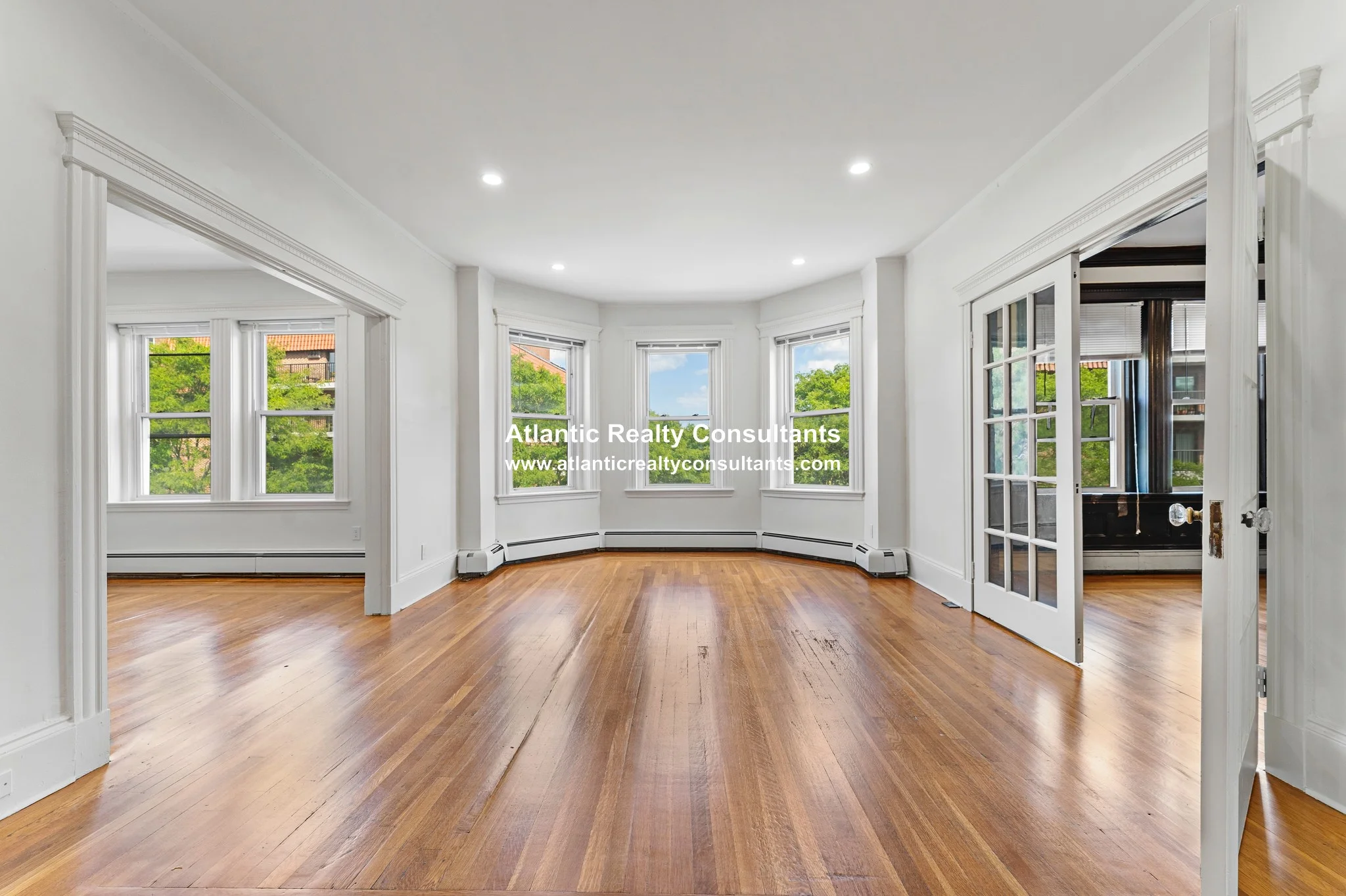 4 bed, 2.5 bath apartment for rent at 134 Pleasant St Unit 301, North Brookline