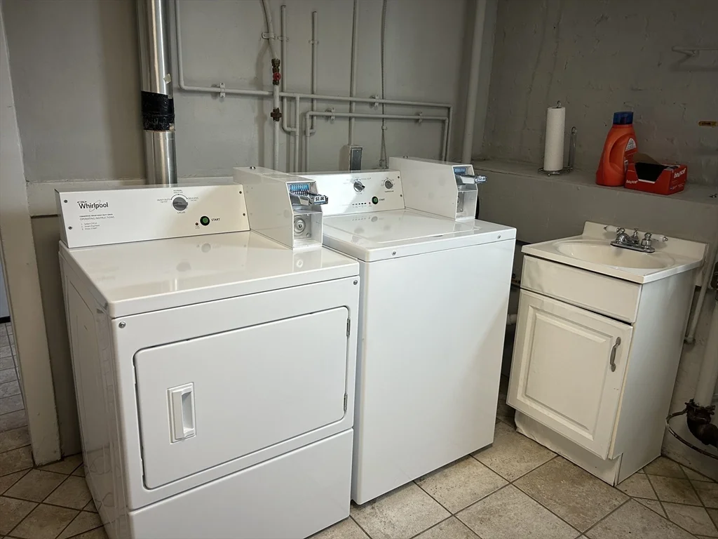 Studio bed, 1 bath apartment for rent at 134 Salem St Unit 16, Malden — photo 8 of 8