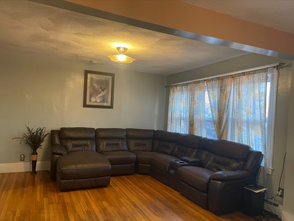 4 bed, 2 bath apartment for rent at 134 Suffolk Ave Unit 2, Revere — photo 1 of 5