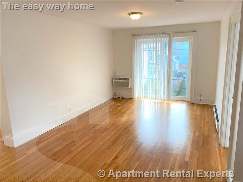 3 bed, 2 bath apartment for rent at 134 Summer St Unit 48, Malden Center — photo 3 of 13