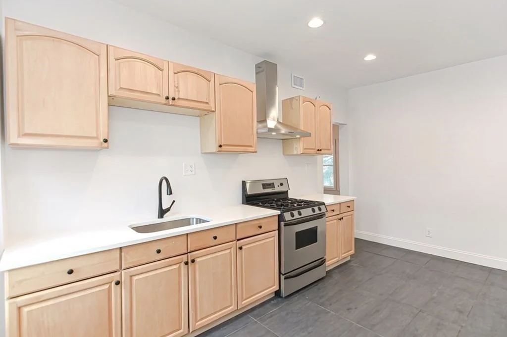 3 bed, 1 bath apartment for rent at 134 Vine St Unit 2, Everett — photo 1 of 9