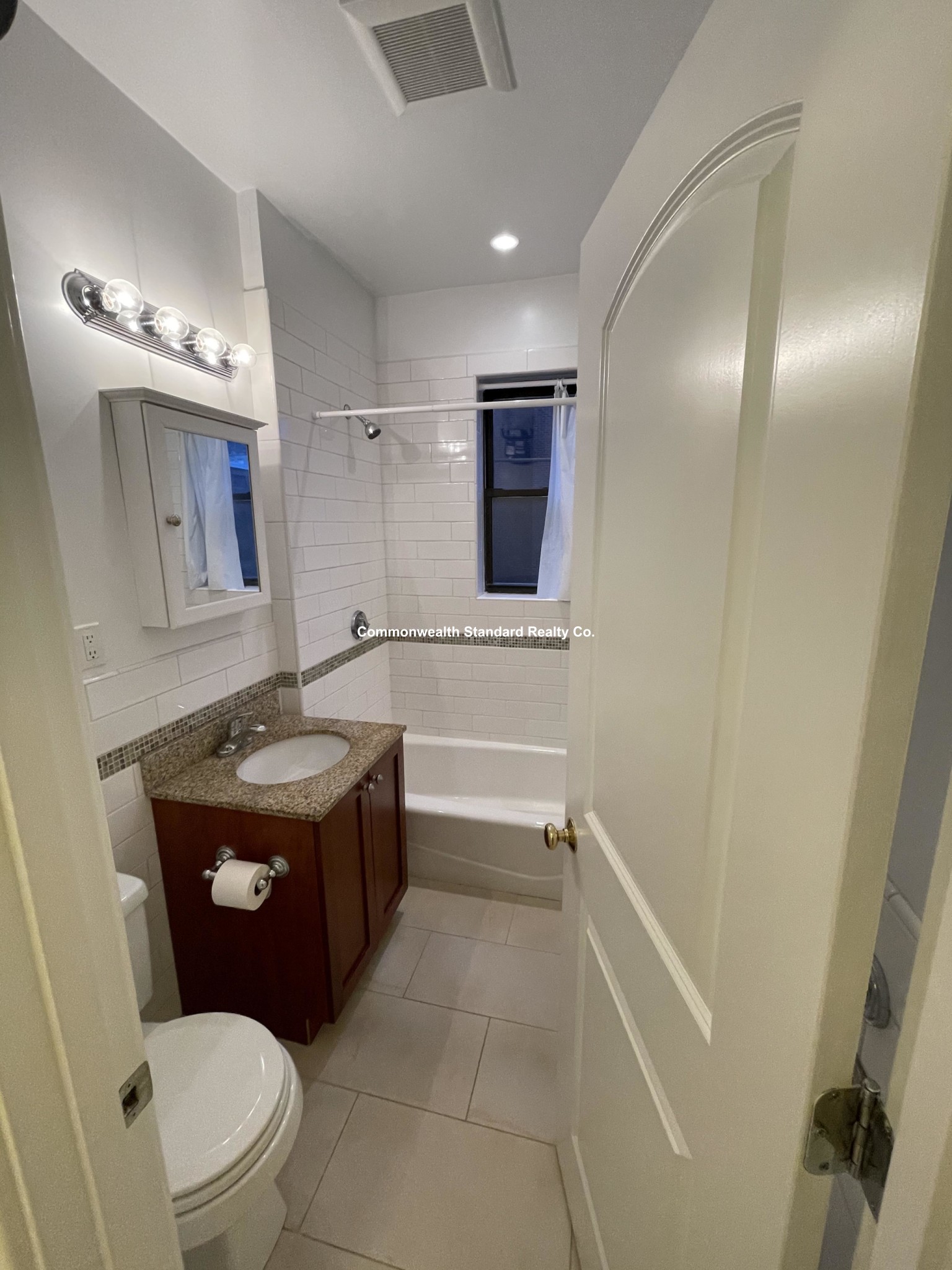 1 bed, 1 bath apartment for rent at 1340 Commonwealth Ave Unit 10, Brighton — photo 5 of 22