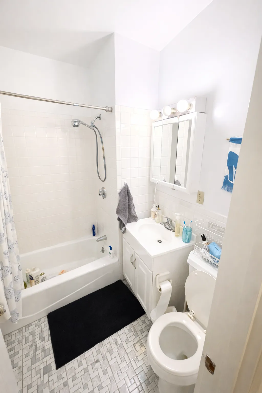 2 bed, 1 bath apartment for rent at 1340 Commonwealth Ave Unit 11, Allston — photo 4 of 19