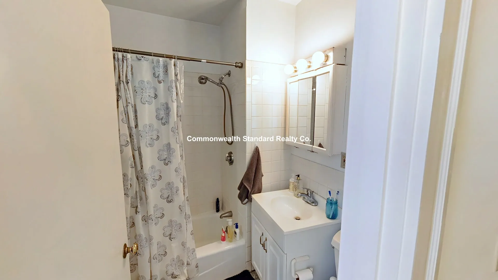 2 bed, 1 bath apartment for rent at 1340 Commonwealth Ave Unit 11, Allston — photo 9 of 19