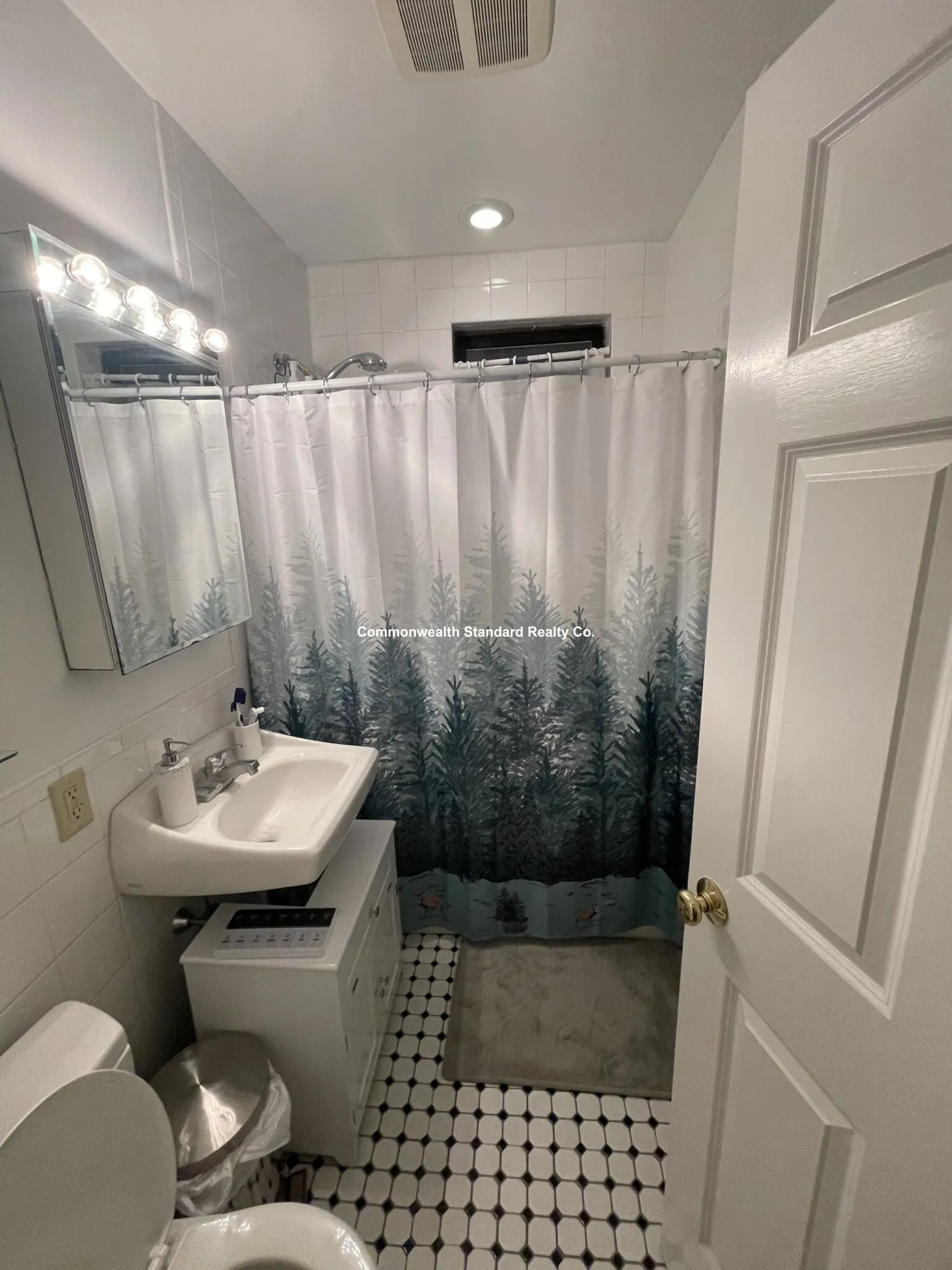 1 bed, 1 bath apartment for rent at 1340 Commonwealth Ave Unit 16, Allston — photo 8 of 15