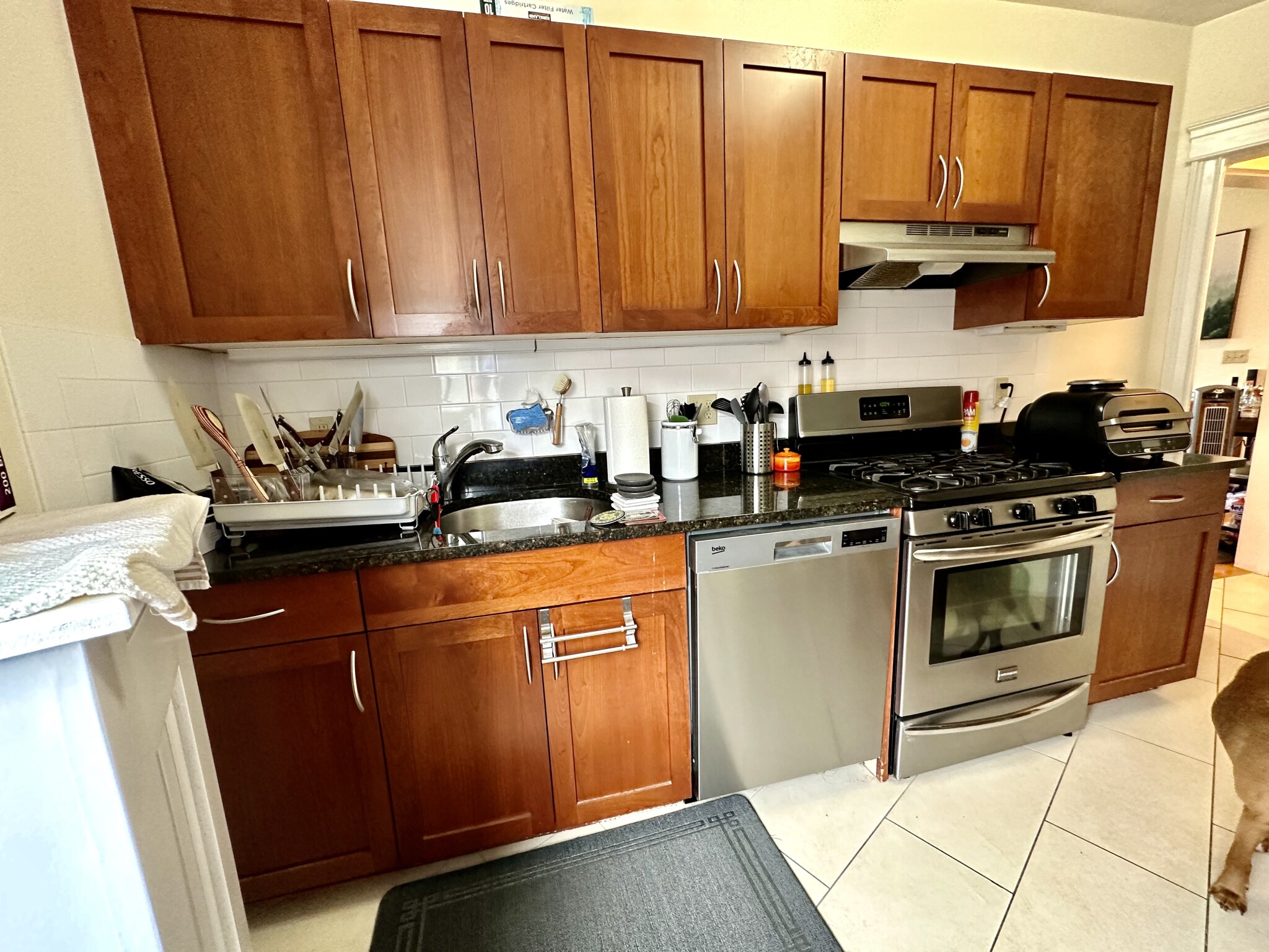 3 bed, 1 bath apartment for rent at 1340 Commonwealth Ave Unit 19, Brighton — photo 23 of 54