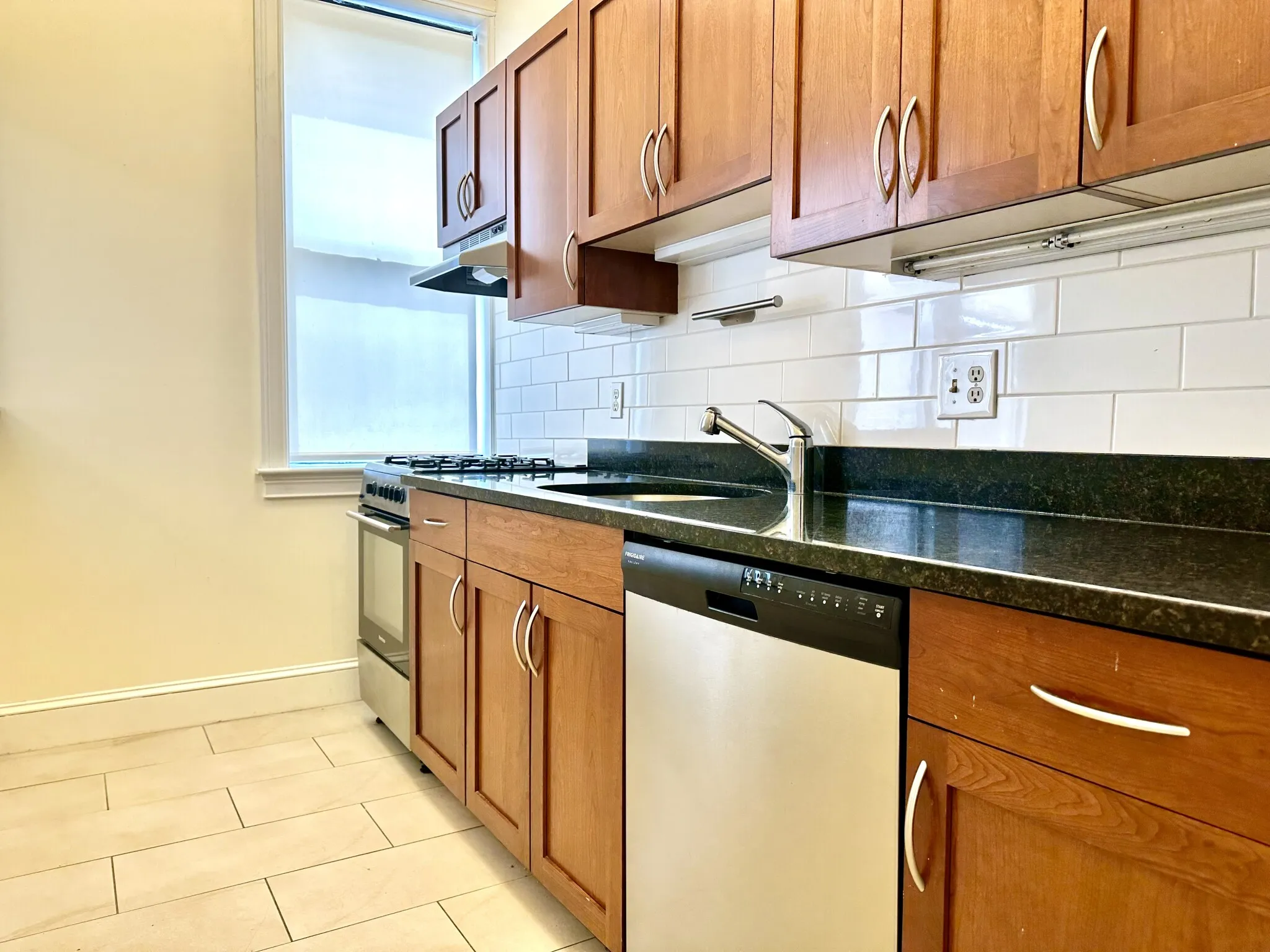 1 bed, 1 bath apartment for rent at 1340 Commonwealth Ave Unit 4, Allston — photo 5 of 8