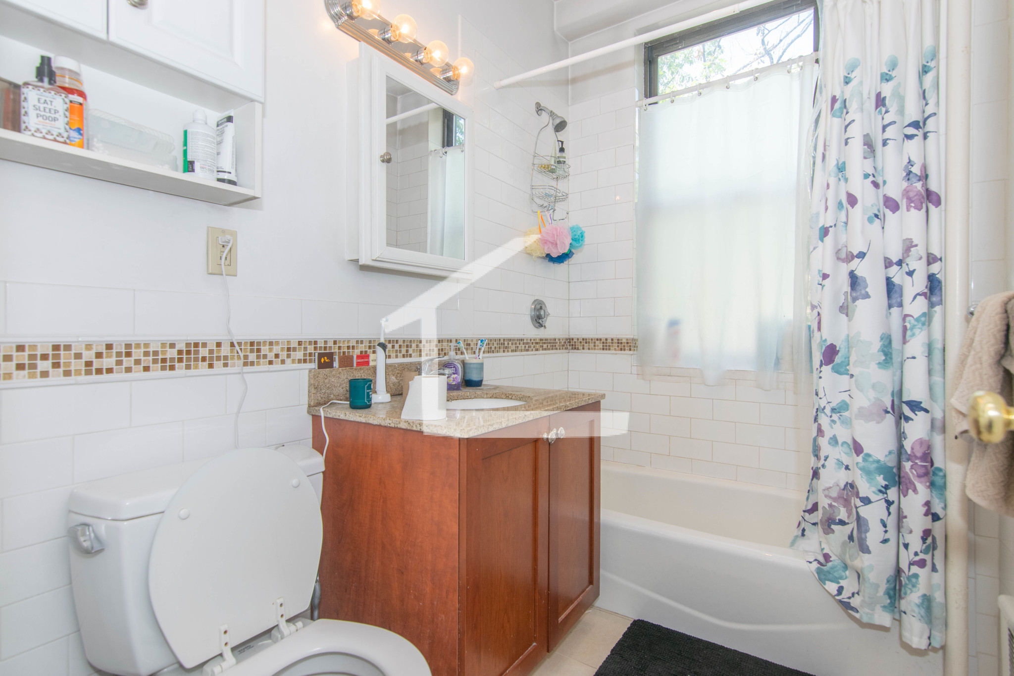 2.5 bed, 1 bath apartment for rent at 1340 Commonwealth Ave Unit 7, Allston — photo 5 of 8