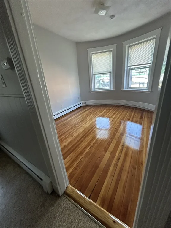 2 bed, 1 bath apartment for rent at 135-139 Chestnut Unit 135#3F, Chelsea