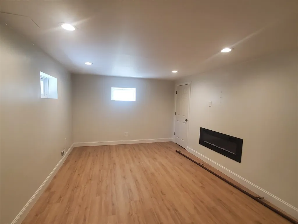 2 bed, 1 bath apartment for rent at 135 Ashcroft Unit 1, Dedham — photo 11 of 29