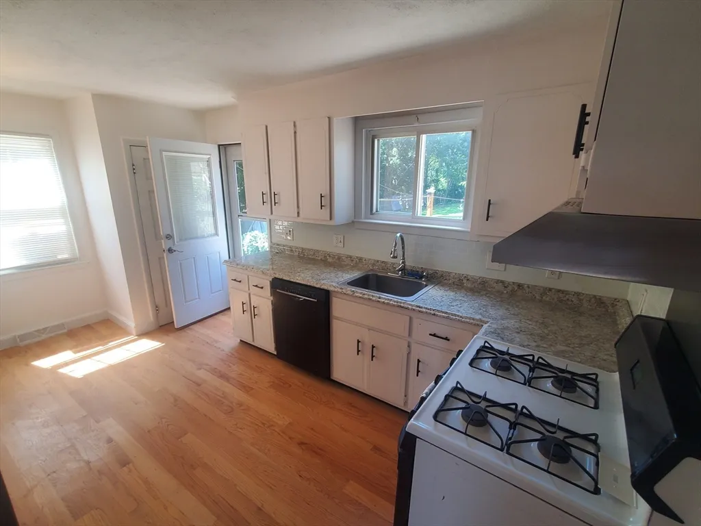 2 bed, 1 bath apartment for rent at 135 Ashcroft Unit 1, Dedham — photo 6 of 29