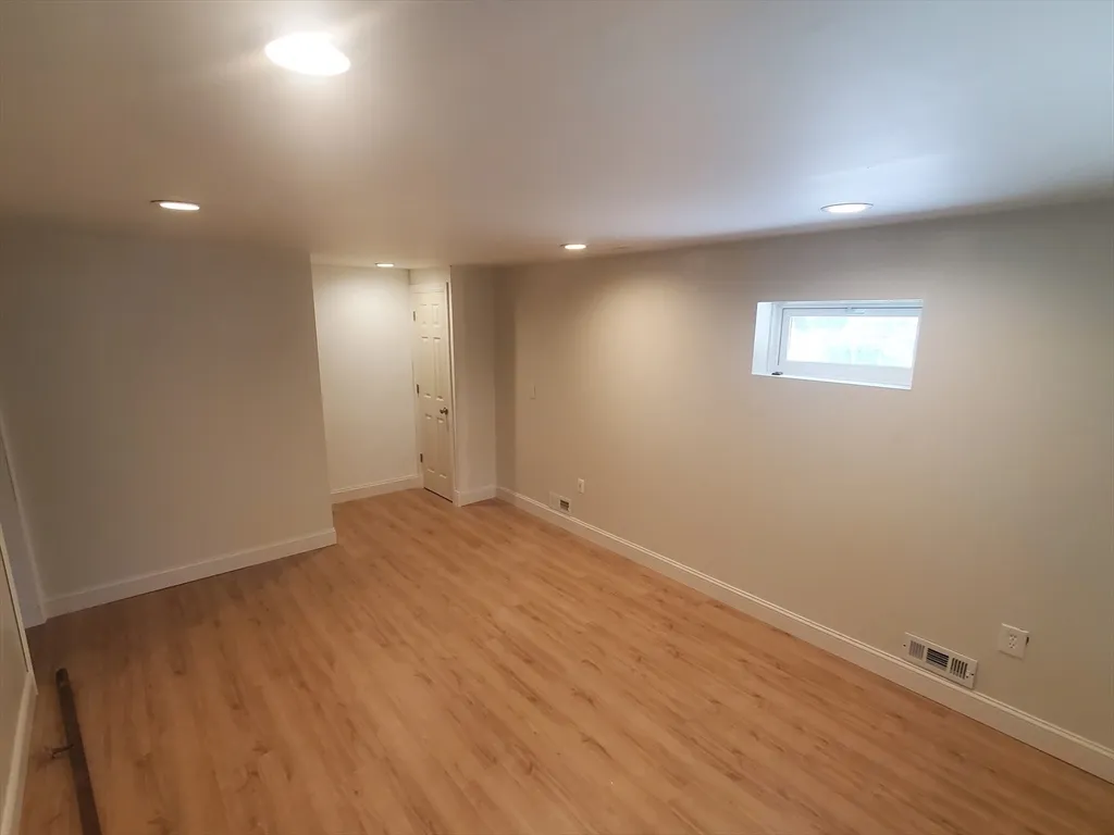 2 bed, 1 bath apartment for rent at 135 Ashcroft Unit 1, Dedham — photo 10 of 29