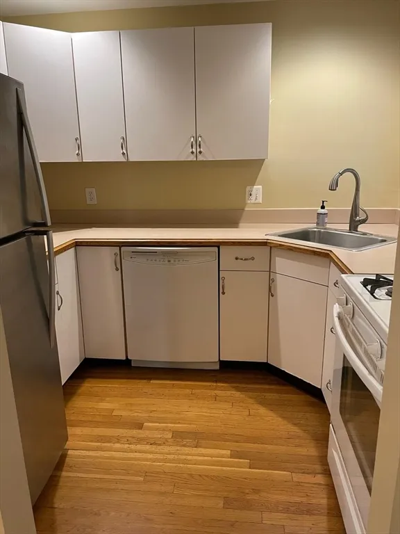 2 bed, 1.5 bath apartment for rent at 135 Bolton St Unit Sf, South Boston — photo 7 of 19